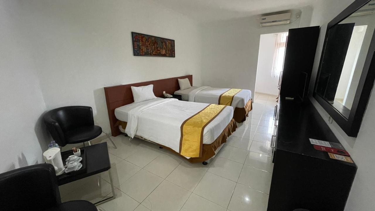 Lpp Garden Hotel Maguwo Extérieur photo